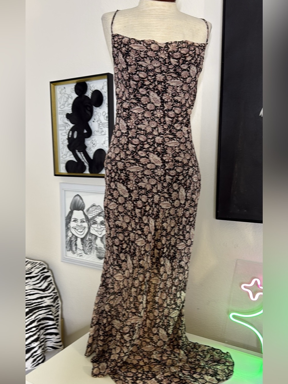 Forever 21 Black Beige Floral Maxi Dress Lace Up Back Body Con Feminine Pretty L